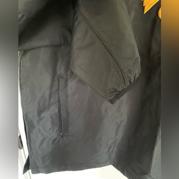 - Iowa Hawkeyes BOTH SCARF AND Black Pullover Windbreaker men’s XL - Picture 5 of 8